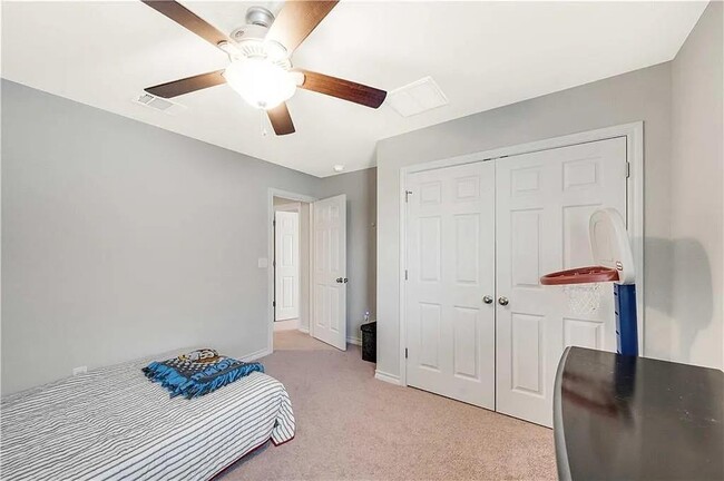 Building Photo - 112 Magna Ln