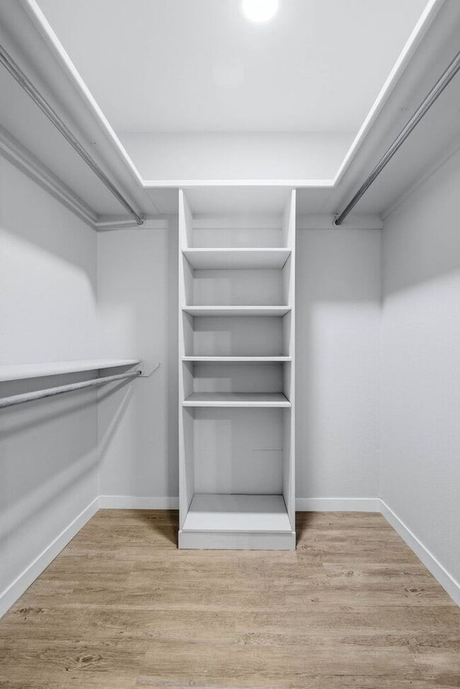 Building Photo - All Appliances Included! Lawn Care Included! Fully Remodeled 2/1/1 Broken Arrow!