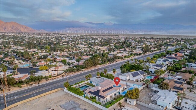 Building Photo - 2932 N Sunrise Way