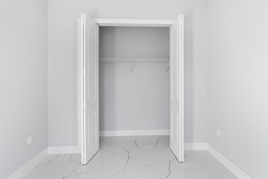 Building Photo - 3501 10th St SW