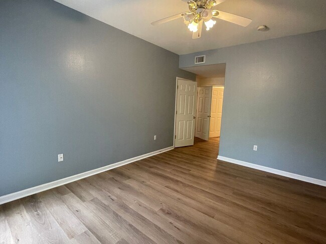 Building Photo - Great Miramonte Ranch Condo - Available Se...