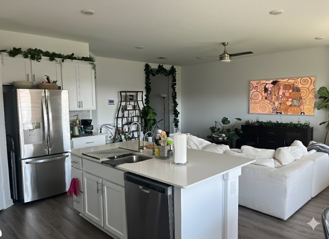 Building Photo - 14005 Zuhause Dr