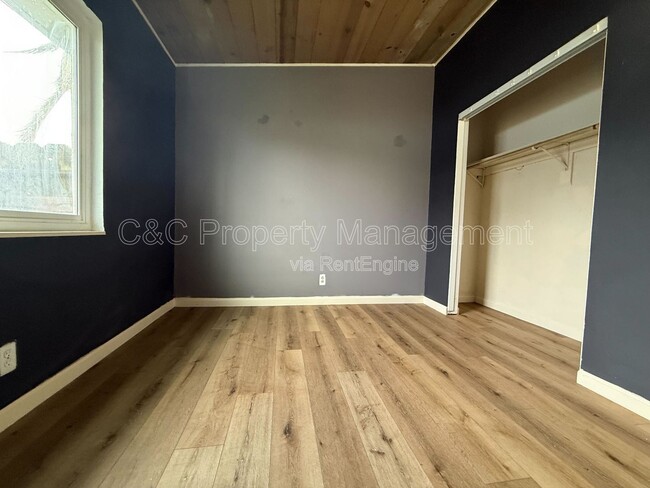 Building Photo - 54 Shasta Way