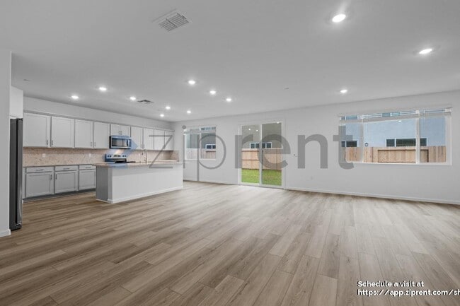 Building Photo - 2494 Zellerbach St