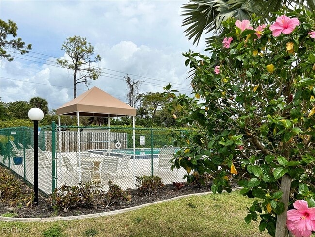 Building Photo - 1607 Park Meadows Dr
