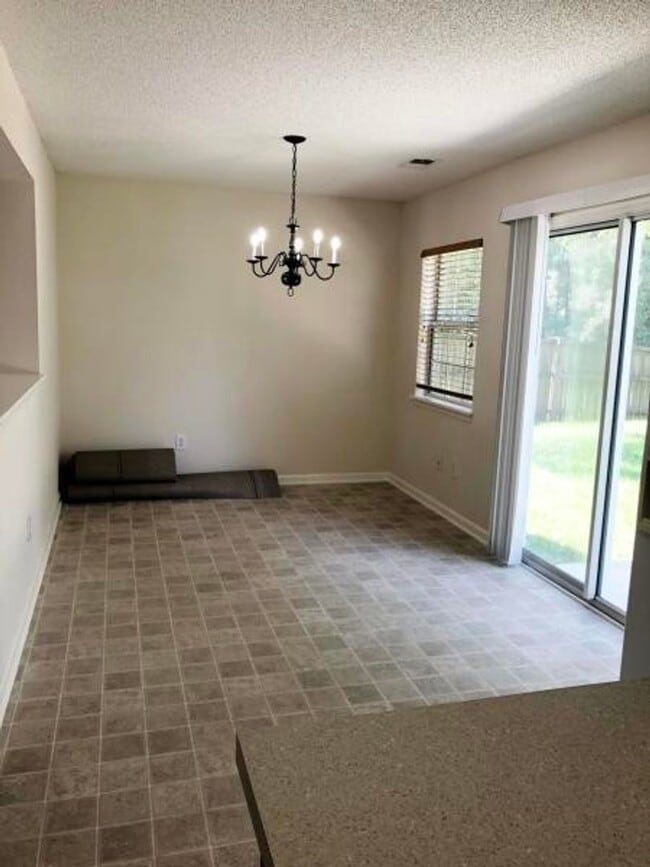 Building Photo - Available now. 4 Bedroom 3 Full Bath Home