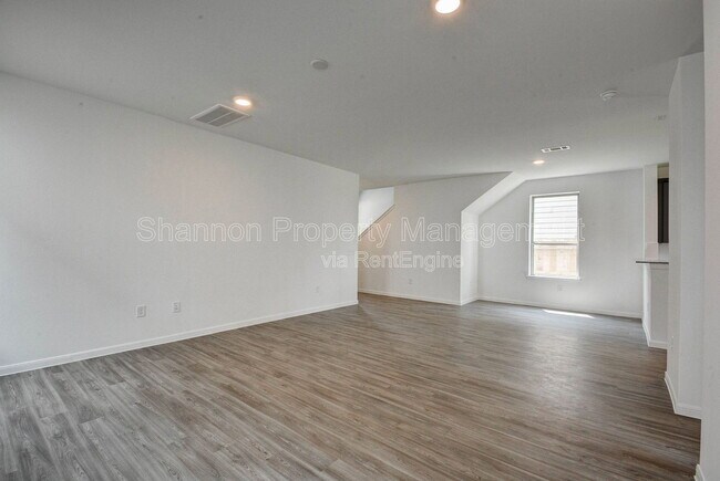 Building Photo - 16642 Teak Mantle Rd