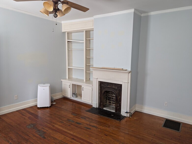 Building Photo - 57 Carolina St
