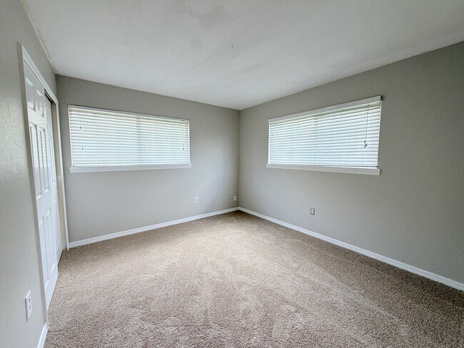 Building Photo - 1695 Lee Rd