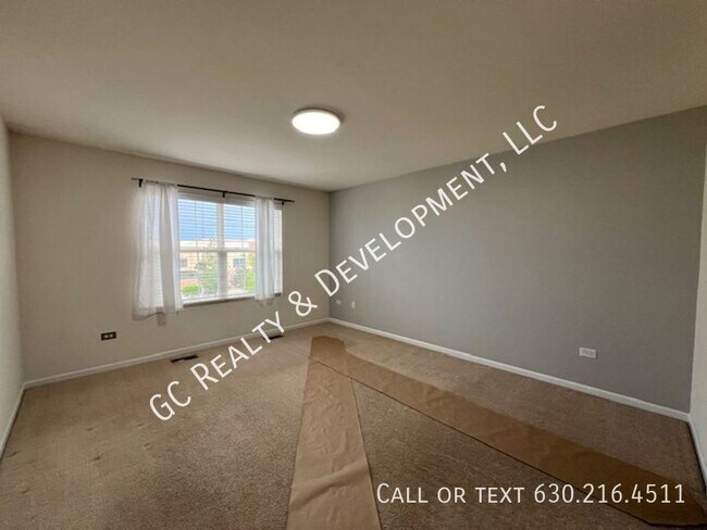 Building Photo - 2522 Dunraven Ave