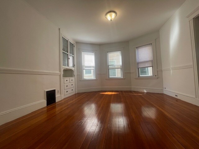 Building Photo - 11 Taft St