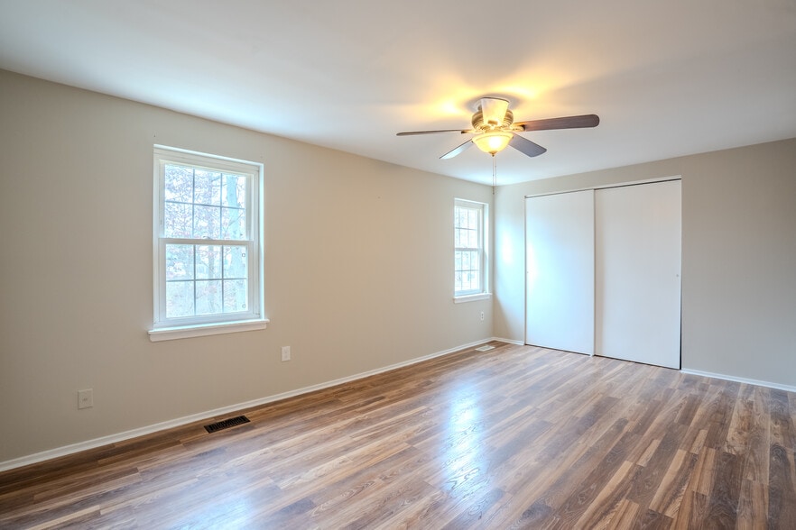 Building Photo - 8505 Castlemill Cir