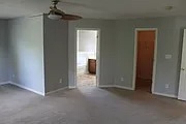 Building Photo - Beautiful 5 Bedroom Plainfield Home for Rent