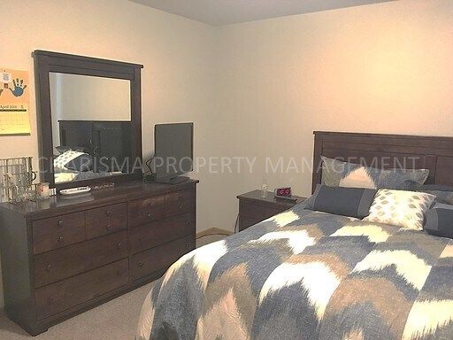 Building Photo - LOOKING FOR MORE SPACE? TRY US! 3 BD, 2 BA TOWN HOME IN TEA!