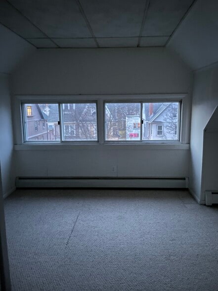 Building Photo - 70 Rutgers St