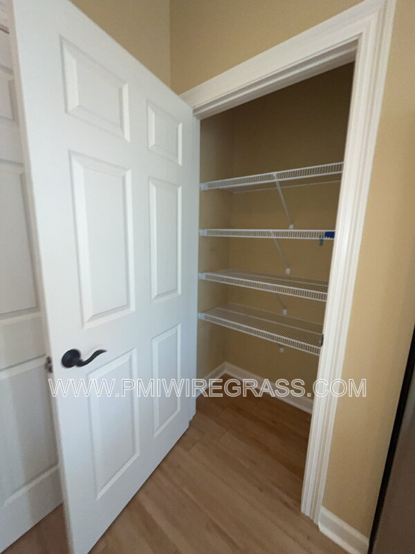 Building Photo - 306 Hidden Creek Cir