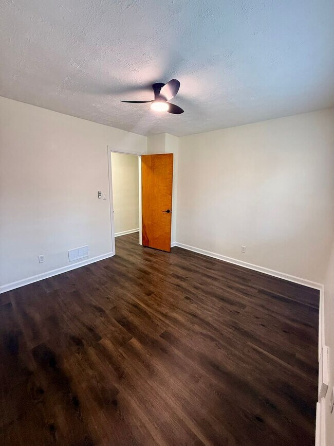 Building Photo - 2640 Aerial Ave