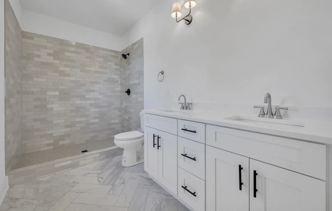 Building Photo - 4BR/4BA New Build in Old Hickory