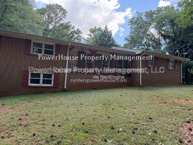 Building Photo - 3155 Oak Dr