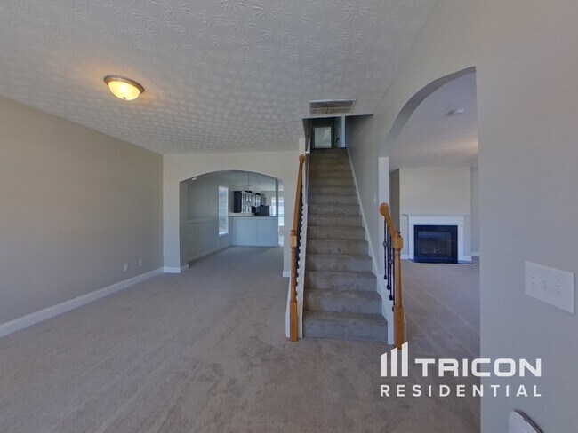 Building Photo - 232 Daisy Cir