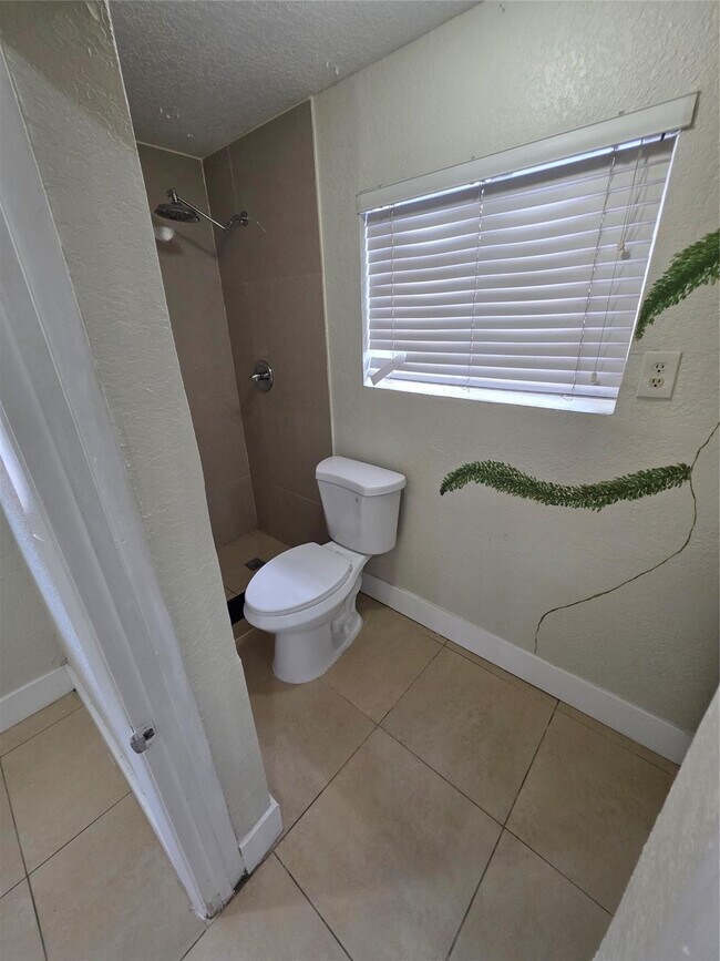 Building Photo - 341 Delaware Ave