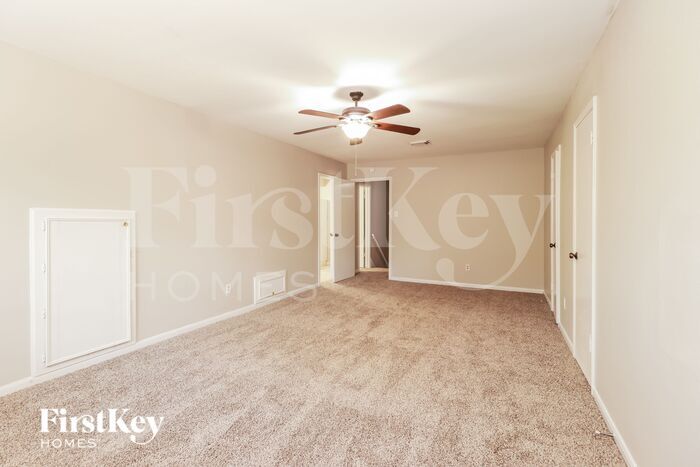 Building Photo - 9727 John Bank Dr