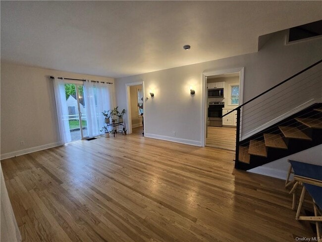 Building Photo - 17 Catskill Ave