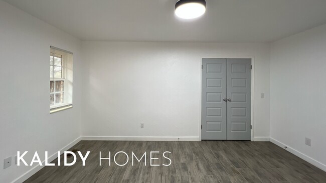 Building Photo - 12510 Maple Ridge Rd