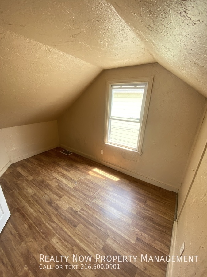 Building Photo - 3356 W 33rd St