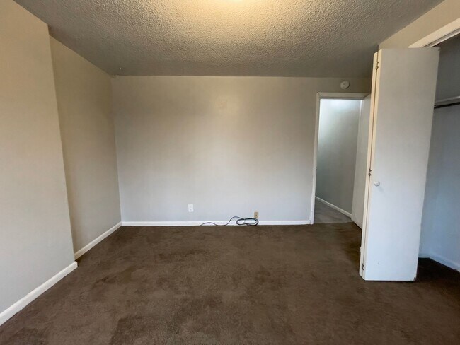 Building Photo - 1409 W Jackson St