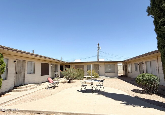 Building Photo - 1211 W Apache Trail