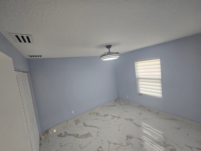 Building Photo - 716 Truman St