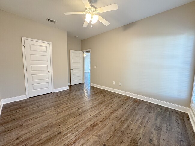 Building Photo - 35 Grove Cir