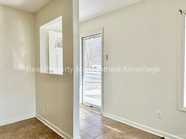 Building Photo - Fully Rebuilt 4-Bedroom Home with Spacious Backyard in Oak Park