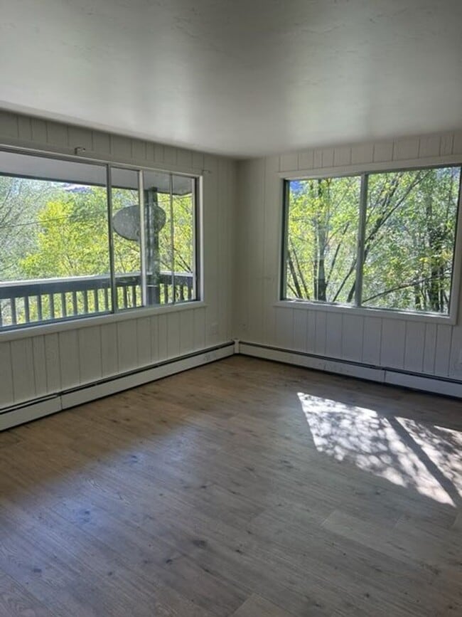 Building Photo - Private House in Glenwood Springs