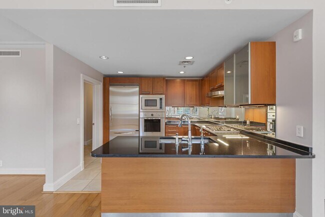 Building Photo - 801 Key Hwy