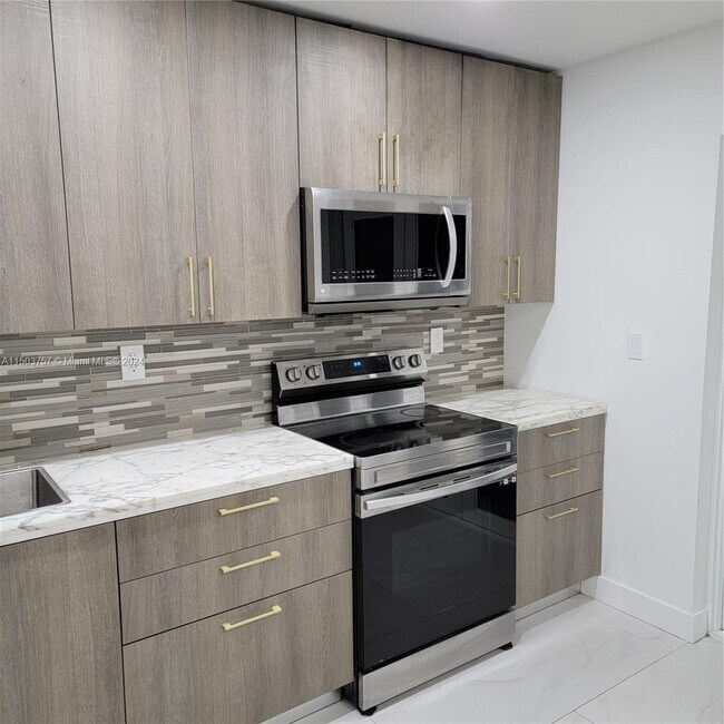 Building Photo - 2369 W 66th Pl