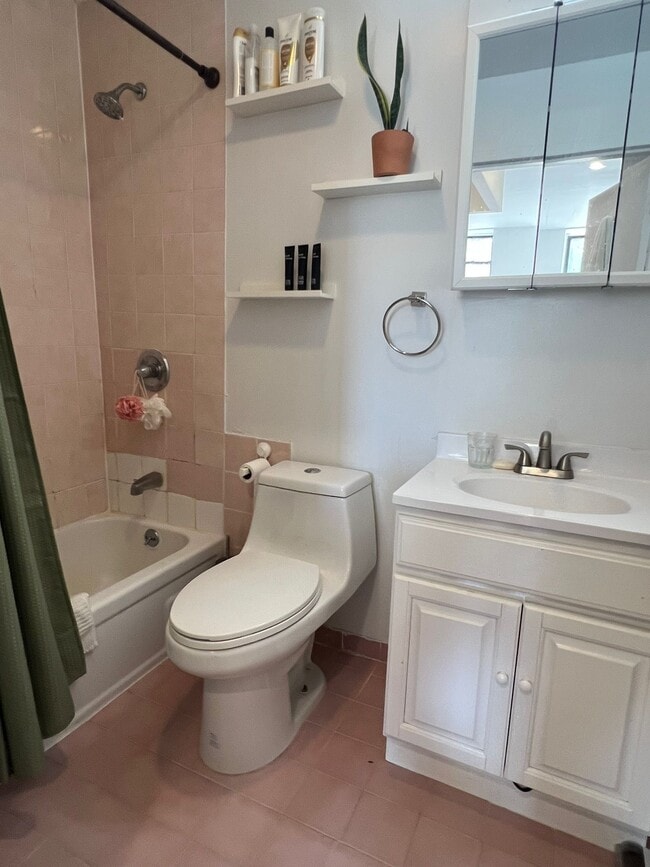 Interior Photo - 203 Chrystie Street