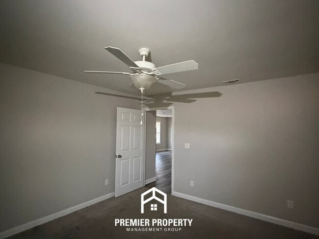 Building Photo - Beautiful 4BR/2BA Tuscaloosa Home | 1,497 Sq Ft, Covered Back Patio & 2-Car Garage