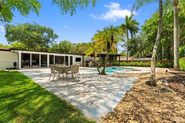 Building Photo - 15202 SW 80th Ave