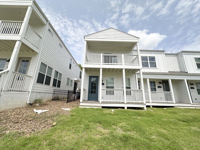 Building Photo - 1442 E Huntsville Rd