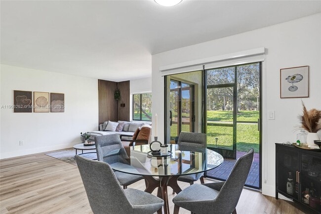 Building Photo - 8137 NW 17th Manor