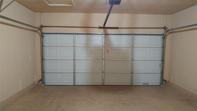 Building Photo - 4125 Pebble Ridge Cove