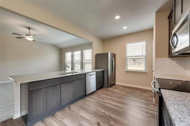 Building Photo - 1917 Lilac Dr