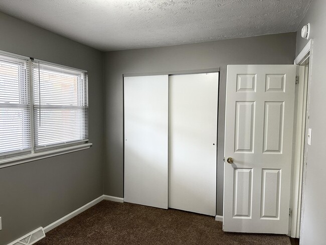 Building Photo - 1179 Tatesbrook Dr