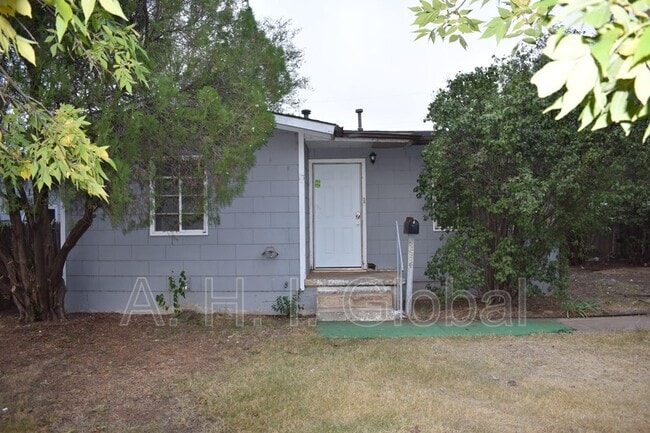 Primary Photo - 4634 S Hughes St