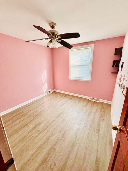 Building Photo - 2306 Napfle St