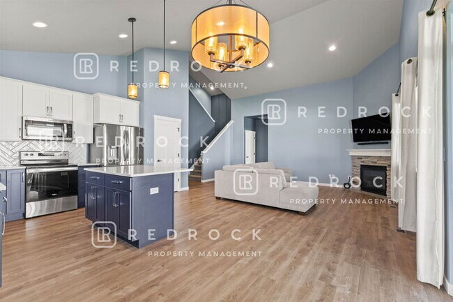 Building Photo - 1725 N Meyers Ct