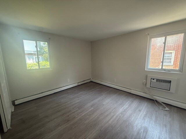 Building Photo - 6518 N Camac St