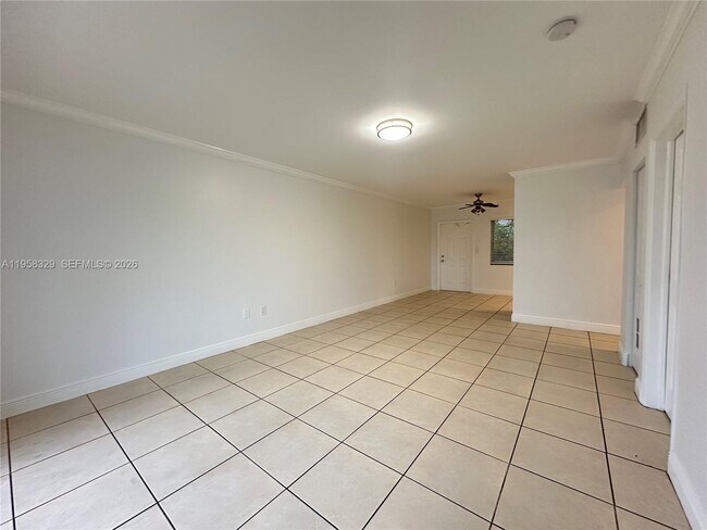 Building Photo - 2536 Van Buren St